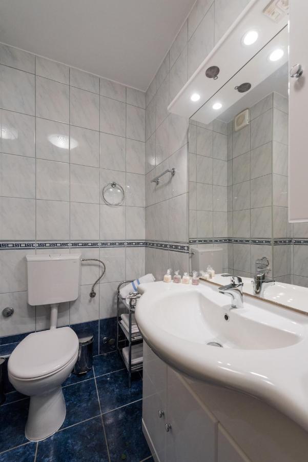 Apartment Blue Lagoon สปลิท ภายนอก รูปภาพ